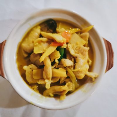 Poulet au curry jaune